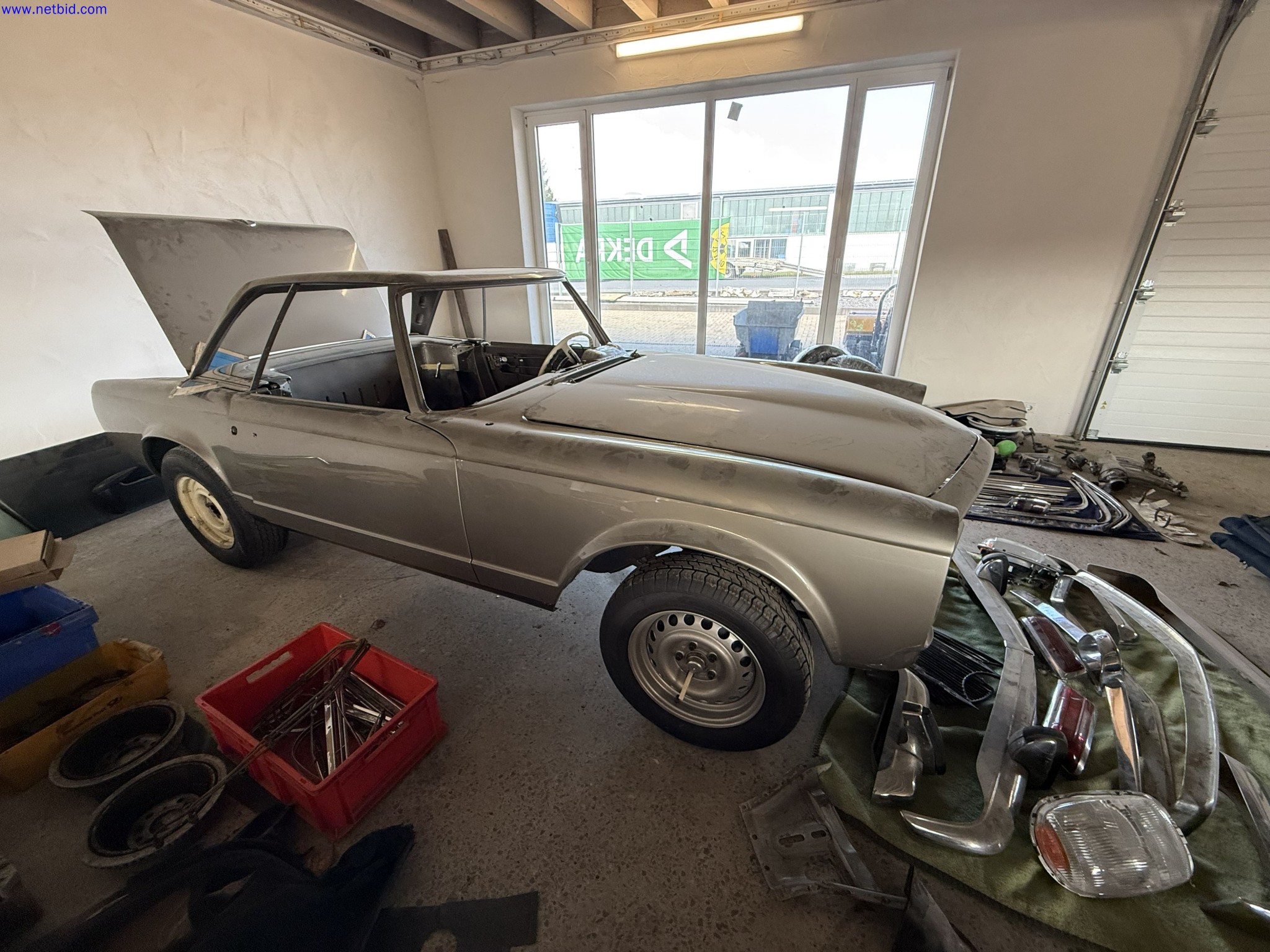 Oldtimer Mercedes-Benz 230SL (Pagode)